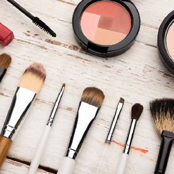 化妆品板块最新行情：2024年5月13日报926.11点 跌幅达1.43%