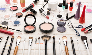 化妆品板块最新行情：2024年6月5日报859.18点 跌幅达0.47%