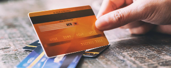 国内发行的第一张信用卡是什么