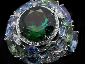 珠宝赏析：蒂芙尼Blue Book系列绿色碧玺戒指