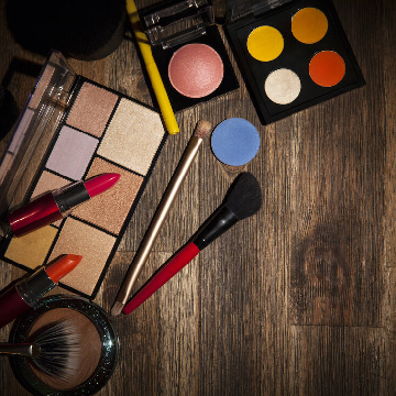 化妆品板块最新行情：2022年11月22日报1021.88点 跌幅达0.31%