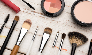 化妆品板块最新行情：2024年2月22日报863.79点 涨幅达0.52%