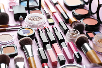 化妆品板块最新行情：2024年3月6日报889.62点 跌幅达0.44%