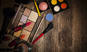 化妆品板块最新行情：2024年4月1日报934.81点 涨幅达1.27%
